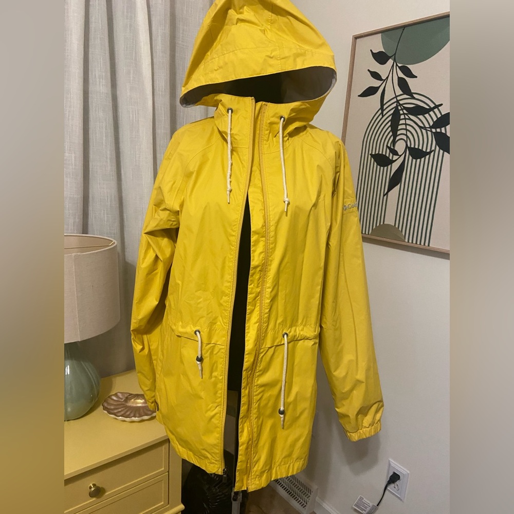 Columbia Omni Tech Rain Jacket Woman’s Size M
